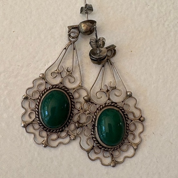 Elegant Silver and Green Earrings - Picture 1 of 4